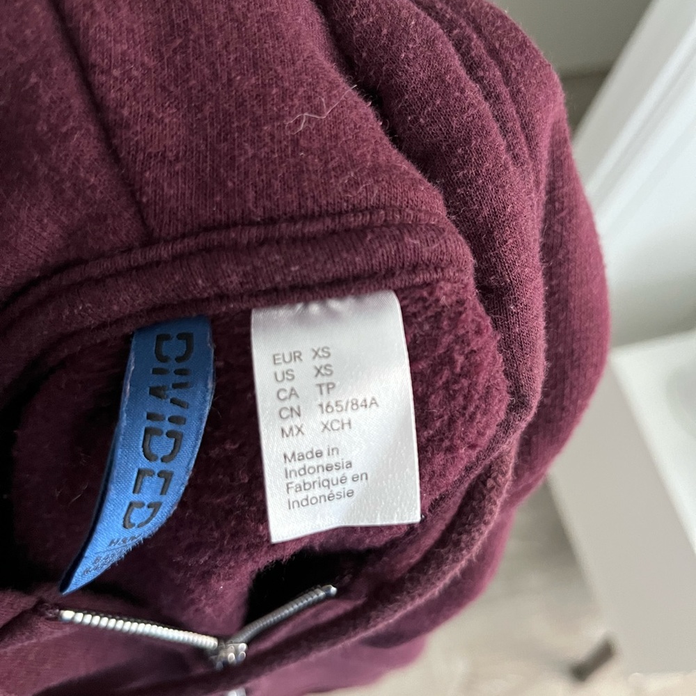 H&M Sweater - Picture 3 of 3